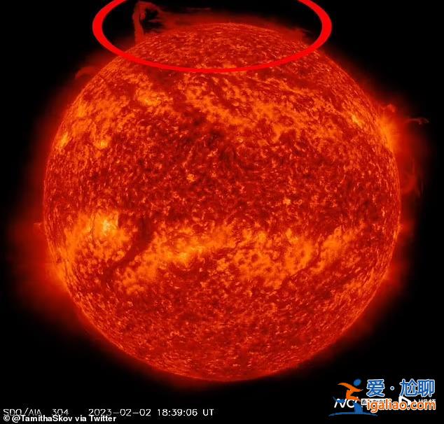 NASA拍到太阳北极一块断裂脱落 前所未有的事件令人困惑？