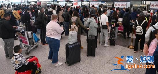 成都、广州、上海、澳门、香港等景点成热门目的地[香港等景点成热门目的地]？